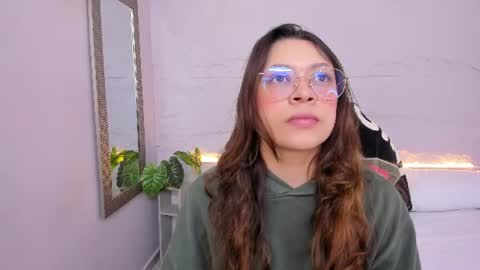 Snapshot of lanna_18_ chatting on 06/29/26, 11:43 Lanna online show from 06/29/26, 11:43