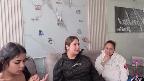 lanna_as online show from 12/01/25, 01:49