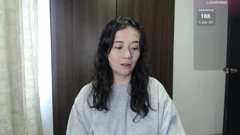 Lanna online show from 10/28/25, 01:03