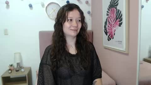 Snapshot of lanna_mills chatting on 05/13/26, 01:08 Lanna online show from 05/13/26, 01:08