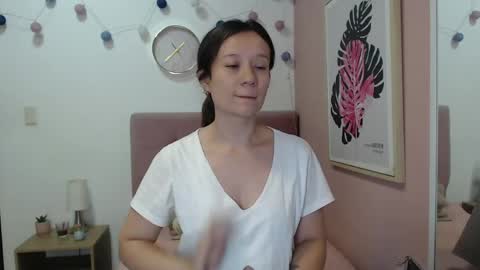 Snapshot of lanna_mills chatting on 05/20/26, 12:55 Lanna online show from 05/20/26, 12:55