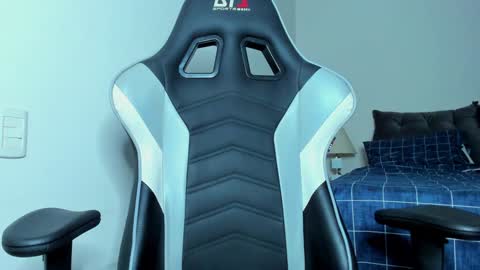 Snapshot of lannasantiago chatting on 01/17/25, 01:25 Lanna online show from 01/17/25, 01:25