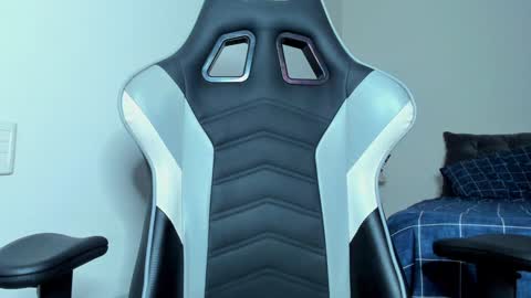 Snapshot of lannasantiago chatting on 02/08/25, 01:43 Lanna online show from 02/08/25, 01:43