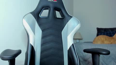 Snapshot of lannasantiago chatting on 02/28/25, 12:32 Lanna online show from 02/28/25, 12:32