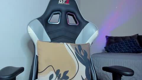 Snapshot of lannasantiago chatting on 03/11/25, 01:26 Lanna online show from 03/11/25, 01:26