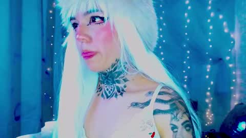 Snapshot of lannie_gonzales chatting on 03/12/26, 03:29 LANNIE online show from 03/12/26, 03:29