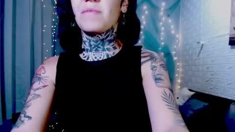 Snapshot of lannie_gonzales chatting on 03/26/26, 11:10 LANNIE online show from 03/26/26, 11:10