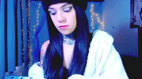 Snapshot of lannie_gonzales chatting on 04/16/26, 01:01 LANNIE online show from 04/16/26, 01:01