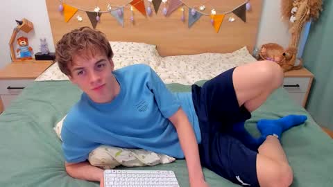 Fandi online show from 02/12/26, 01:28