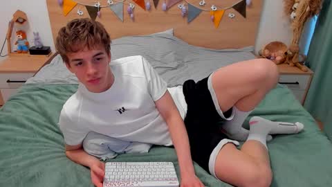 Snapshot of lanny_fandi chatting on 03/03/26, 10:54 Fandi online show from 03/03/26, 10:54