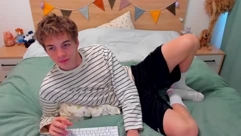 Snapshot of lanny_fandi chatting on 04/04/26, 11:18 Fandi online show from 04/04/26, 11:18