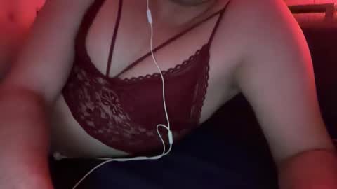 Snapshot of lanyfeboimer34 chatting on 04/20/26, 02:14 lanyfeboimer34 online show from 04/20/26, 02:14