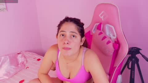 Snapshot of lara_aisha chatting on 04/18/26, 08:09 LARA online show from 04/18/26, 08:09