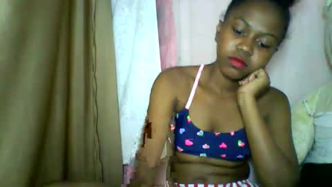 Snapshot of lara_belle chatting on 05/05/26, 05:54 lara_belle online show from 05/05/26, 05:54