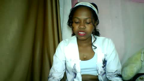 Snapshot of lara_belle chatting on 05/09/26, 09:53 lara_belle online show from 05/09/26, 09:53