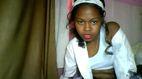 Snapshot of lara_belle chatting on 05/10/26, 09:58 lara_belle online show from 05/10/26, 09:58