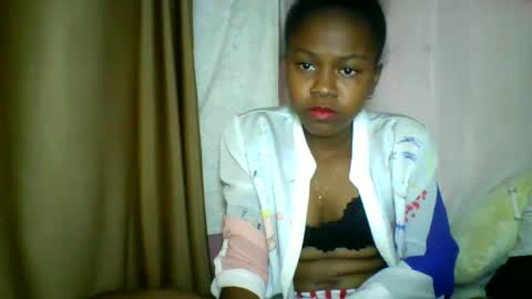 Snapshot of lara_belle chatting on 05/16/26, 01:02 lara_belle online show from 05/16/26, 01:02
