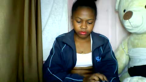 Snapshot of lara_belle chatting on 05/18/26, 04:07 lara_belle online show from 05/18/26, 04:07