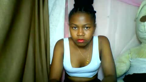 Snapshot of lara_belle chatting on 05/20/26, 02:34 lara_belle online show from 05/20/26, 02:34