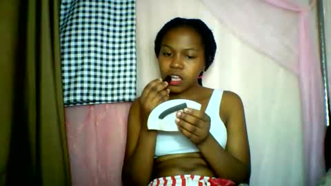 Snapshot of lara_belle chatting on 06/04/26, 07:58 lara_belle online show from 06/04/26, 07:58