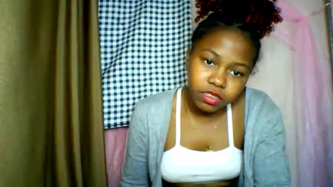 Snapshot of lara_belle chatting on 06/09/26, 03:56 lara_belle online show from 06/09/26, 03:56