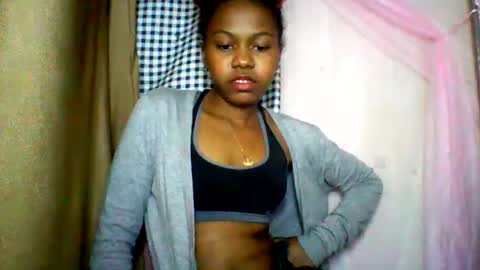 Snapshot of lara_belle chatting on 06/11/26, 12:32 lara_belle online show from 06/11/26, 12:32