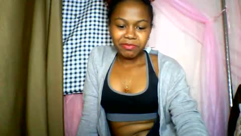 Snapshot of lara_belle chatting on 06/11/26, 05:55 lara_belle online show from 06/11/26, 05:55