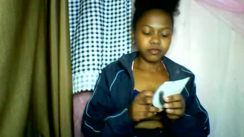 Snapshot of lara_belle chatting on 06/15/26, 10:28 lara_belle online show from 06/15/26, 10:28