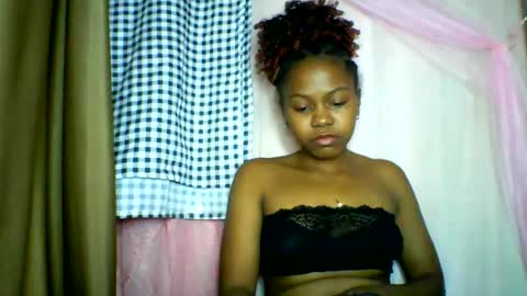 Snapshot of lara_belle chatting on 06/16/26, 10:40 lara_belle online show from 06/16/26, 10:40