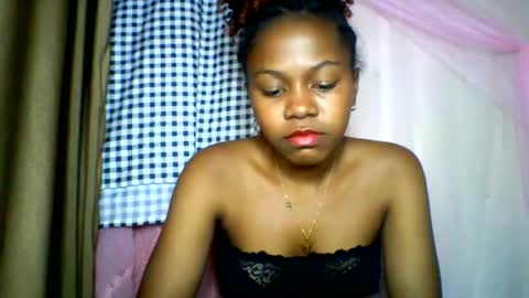 Snapshot of lara_belle chatting on 06/17/26, 08:39 lara_belle online show from 06/17/26, 08:39