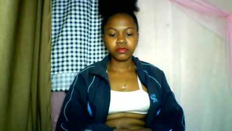 Snapshot of lara_belle chatting on 06/21/26, 12:57 lara_belle online show from 06/21/26, 12:57