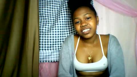 Snapshot of lara_belle chatting on 06/29/26, 05:03 lara_belle online show from 06/29/26, 05:03