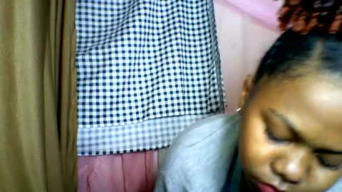 Snapshot of lara_belle chatting on 06/29/26, 11:16 lara_belle online show from 06/29/26, 11:16