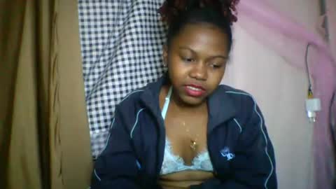 Snapshot of lara_belle chatting on 07/01/26, 05:23 lara_belle online show from 07/01/26, 05:23