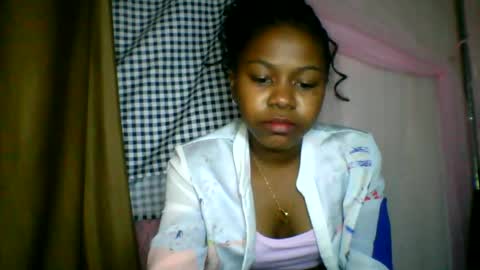 Snapshot of lara_belle chatting on 07/06/26, 04:31 lara_belle online show from 07/06/26, 04:31