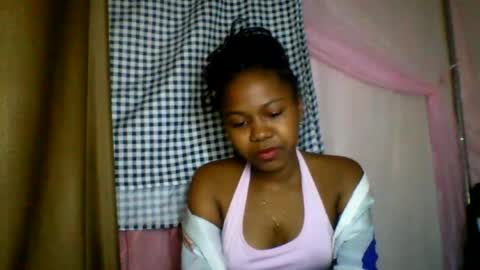 Snapshot of lara_belle chatting on 07/07/26, 07:23 lara_belle online show from 07/07/26, 07:23