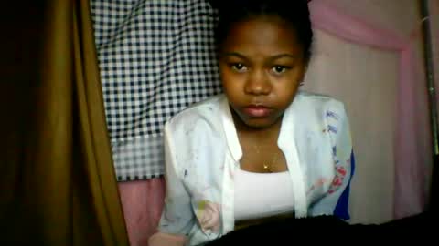 Snapshot of lara_belle chatting on 07/10/26, 01:10 lara_belle online show from 07/10/26, 01:10