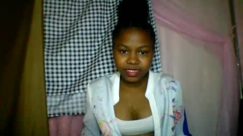 Snapshot of lara_belle chatting on 07/13/26, 08:17 lara_belle online show from 07/13/26, 08:17