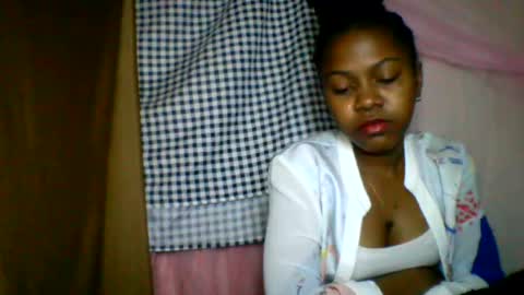 Snapshot of lara_belle chatting on 07/13/26, 08:22 lara_belle online show from 07/13/26, 08:22