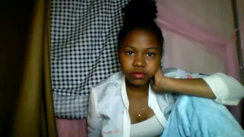 Snapshot of lara_belle chatting on 07/14/26, 10:26 lara_belle online show from 07/14/26, 10:26