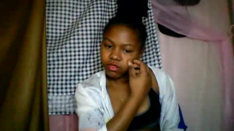 Snapshot of lara_belle chatting on 07/15/26, 11:37 lara_belle online show from 07/15/26, 11:37