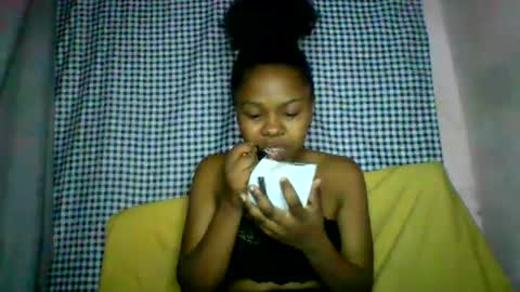 Snapshot of lara_belle chatting on 07/19/26, 04:22 lara_belle online show from 07/19/26, 04:22