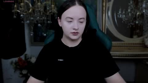 lara_benson_ online show from 11/27/25, 10:50