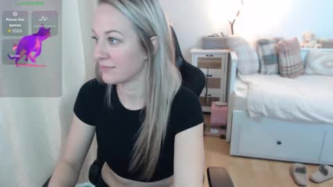 Lara online show from 11/14/25, 05:22