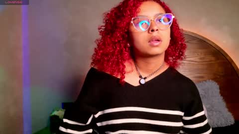 Snapshot of lara_curly chatting on 03/31/26, 10:26 lara_curly online show from 03/31/26, 10:26