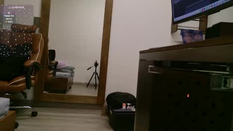 lara_curly online show from 05/21/26, 10:33