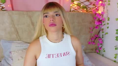 Snapshot of lara_gil_ chatting on 03/03/26, 07:53 Lara Gill online show from 03/03/26, 07:53