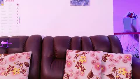Snapshot of lara_giraldo chatting on 05/18/26, 11:43 Hello Guys I am Lara Giraldo WELCOME To my room online show from 05/18/26, 11:43