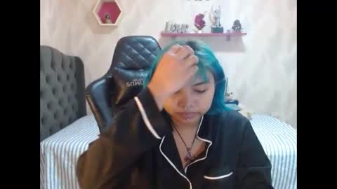 Snapshot of lara_jean23 chatting on 10/26/25, 05:52 Lara online show from 10/26/25, 05:52