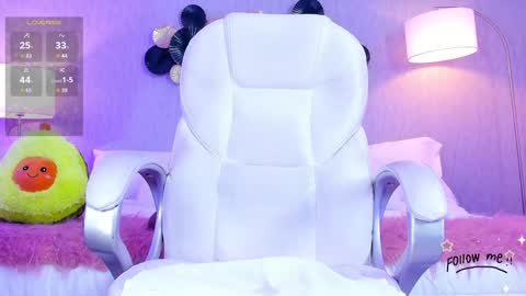 Snapshot of lara_jeean chatting on 01/24/25, 10:19 Lara online show from 01/24/25, 10:19